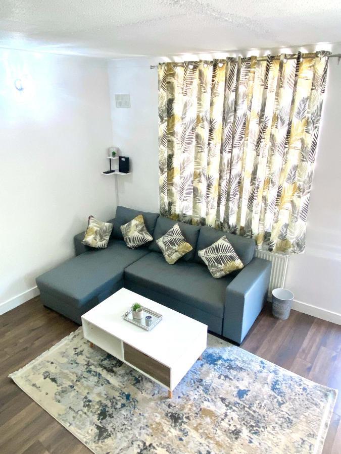 2 Bed Town Centre Nr Theatre Free Park Wi-Fi & Garden Apartamento Aylesbury  Exterior foto