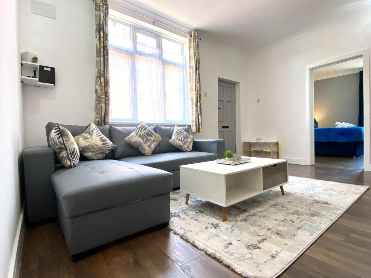 2 Bed Town Centre Nr Theatre Free Park Wi-Fi & Garden Apartamento Aylesbury  Exterior foto