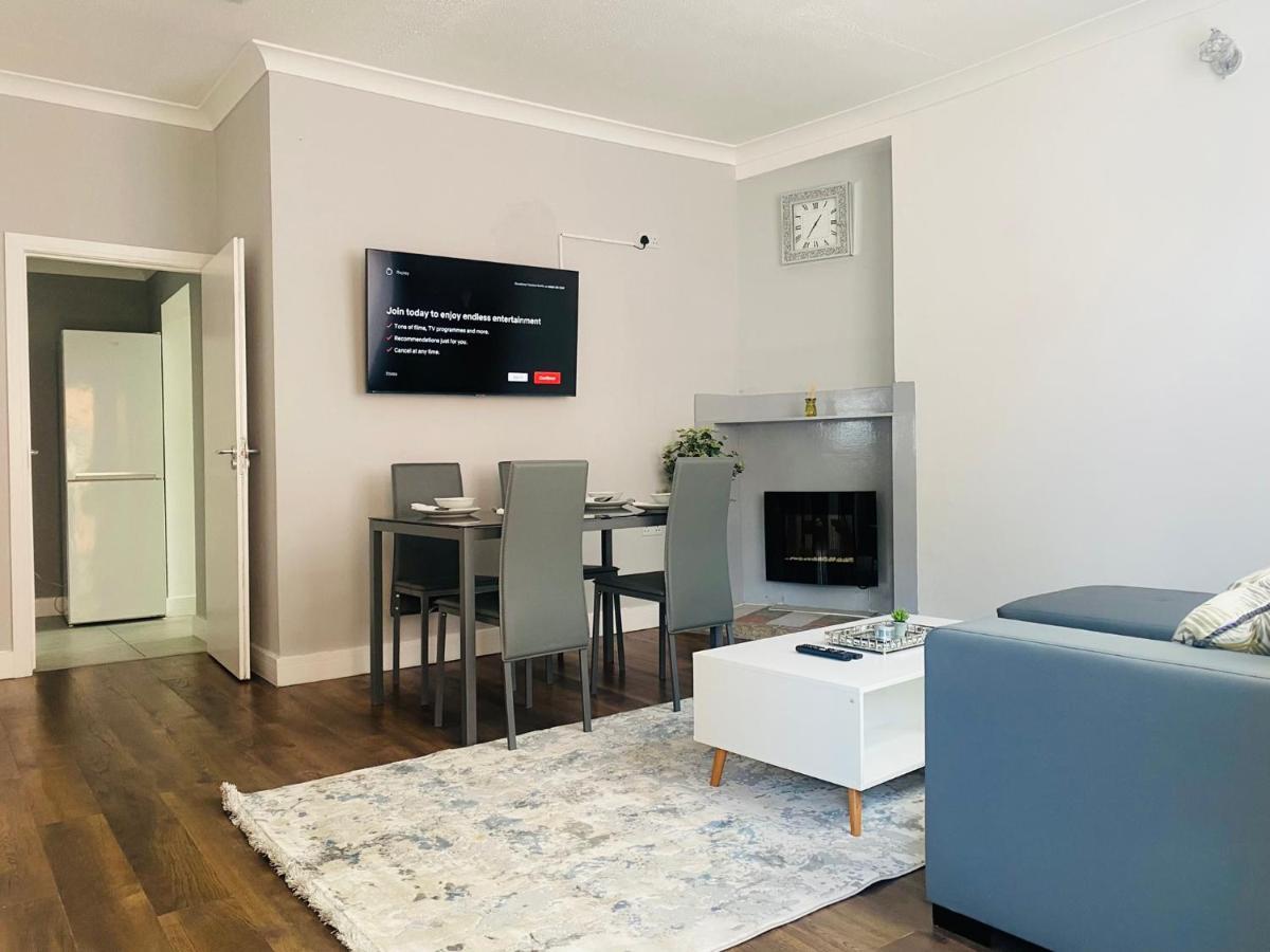 2 Bed Town Centre Nr Theatre Free Park Wi-Fi & Garden Apartamento Aylesbury  Exterior foto
